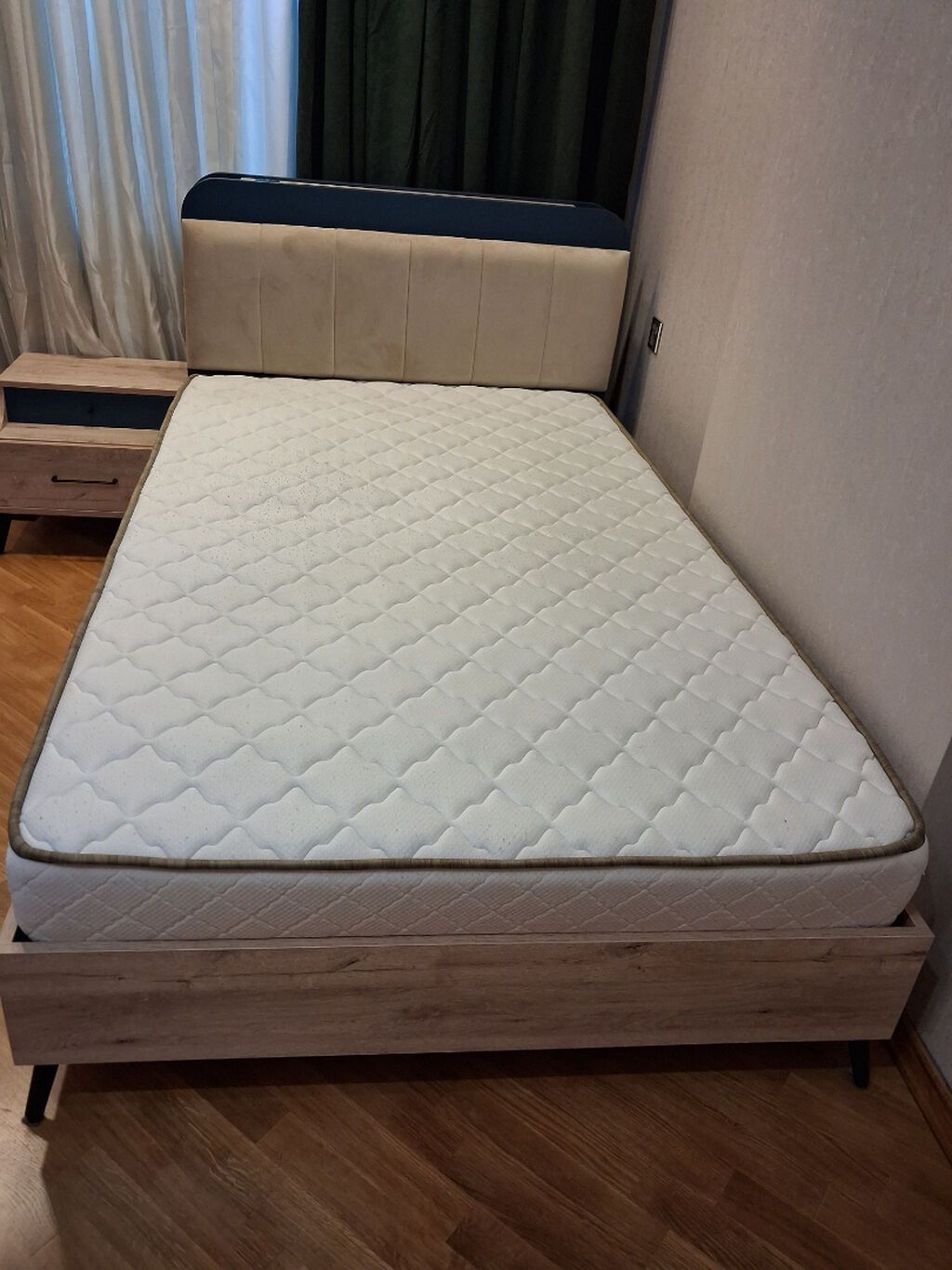 Çarpayı, original ortopedik döşək ilə, usb yeri ilə, çox az istifadə — Yataqlar, Bakı