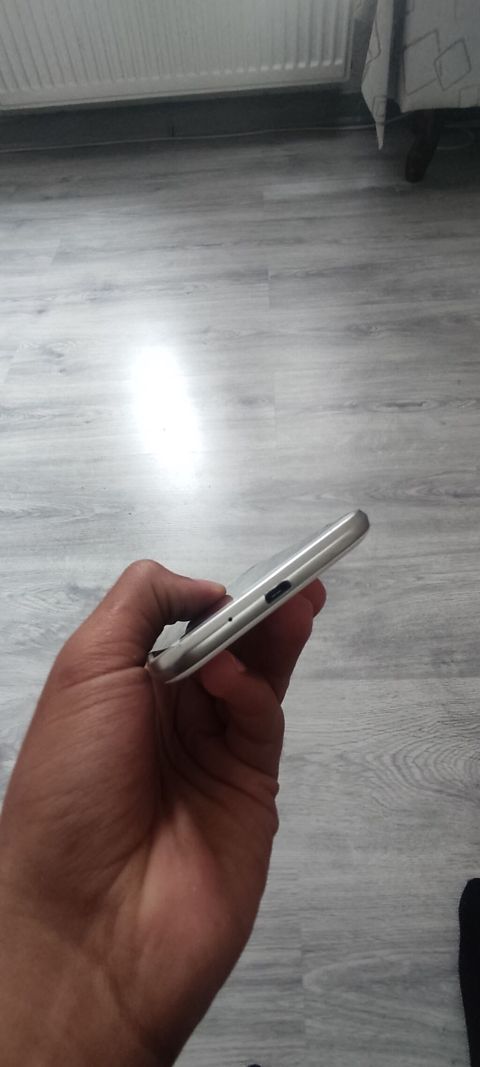 Samsung Galaxy J3 2016, 16 GB, rəng - Ağ, Qırıq, Sensor — Digah