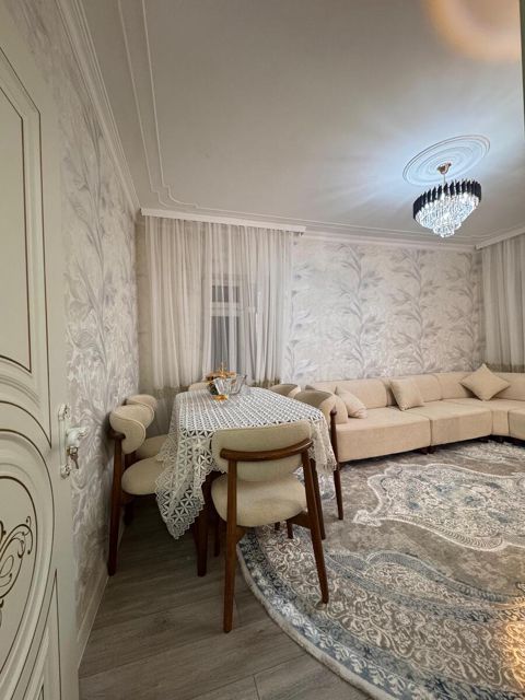 Satılır 2 otaqlı köhnə tikili 65 m² — Bakı