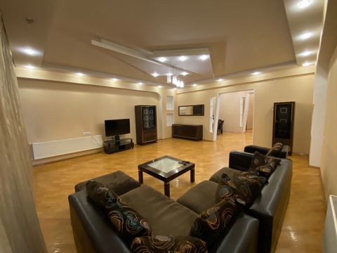 İcarəyə verilir 4 otaqlı yeni tikili 200 m² — Bakı