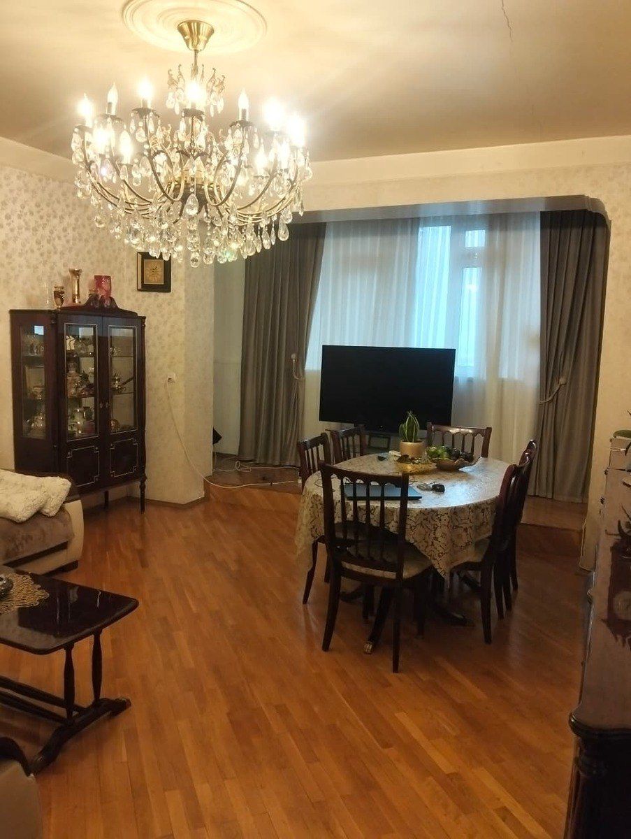 Satılır 2 otaqlı köhnə tikili 81 m² — Mənzil, Bakı (2)