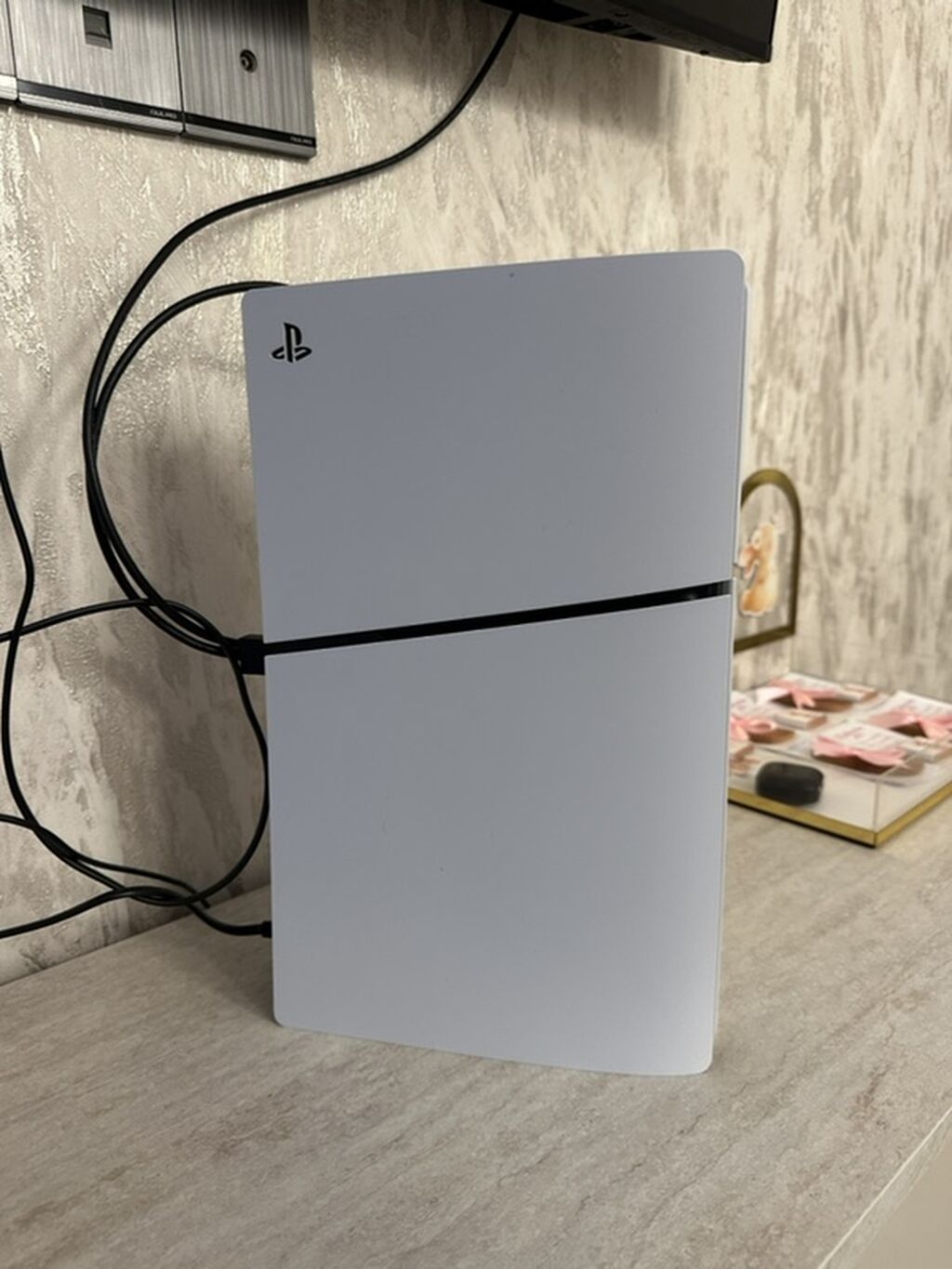 PlayStation 5 konsolu - Model: PS5 (diskli versiya) - Rəng: Ağ-qara — Oyun konsolları, Bakı (3)