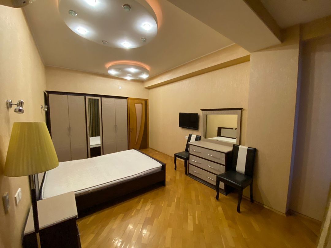 İcarəyə verilir 4 otaqlı yeni tikili 200 m² — Mənzil, Bakı (4)
