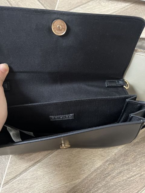 Primark. Avropa brendi 2 ədəd çanta satılır. Çox istifadə — Lalə