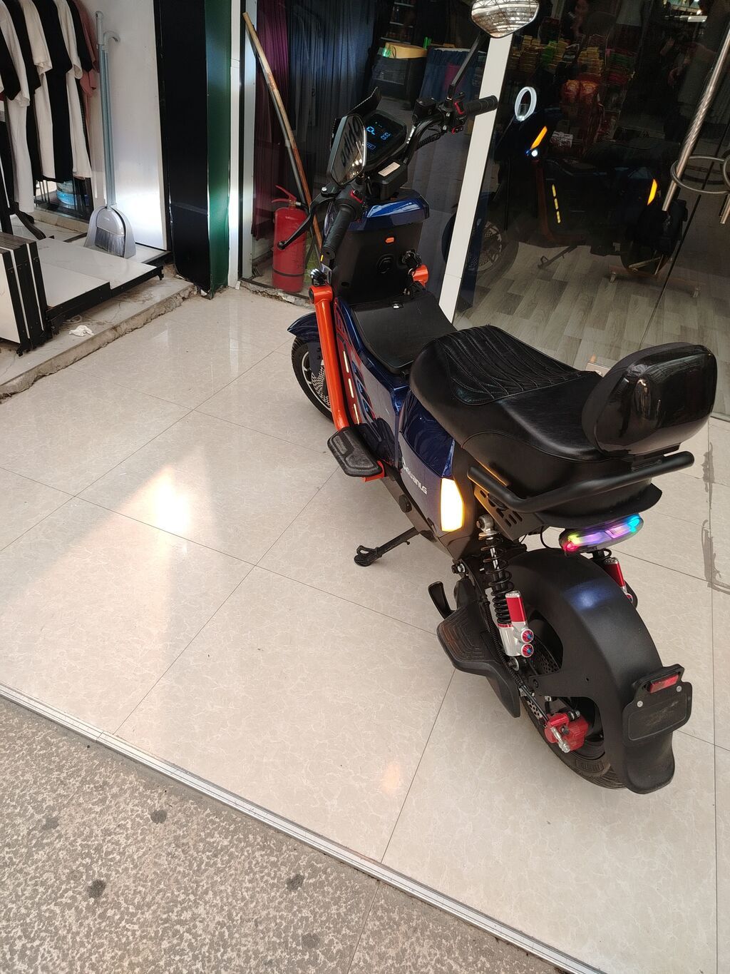 Elektrik skuter – Guanlg şəhər modeli - Güclü elektrik mühərriki — Mopedlər və skuterlər, Qobu (2)