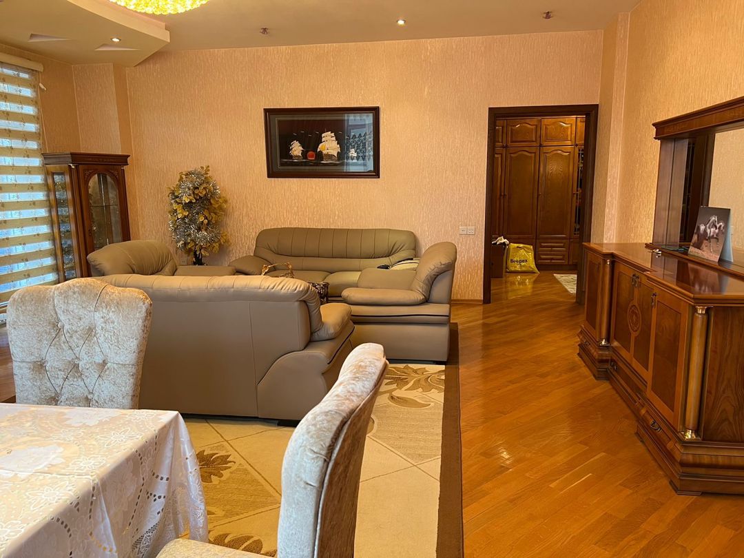 İcarəyə verilir 3 otaqlı yeni tikili 140 m² — Mənzil, Bakı (11)
