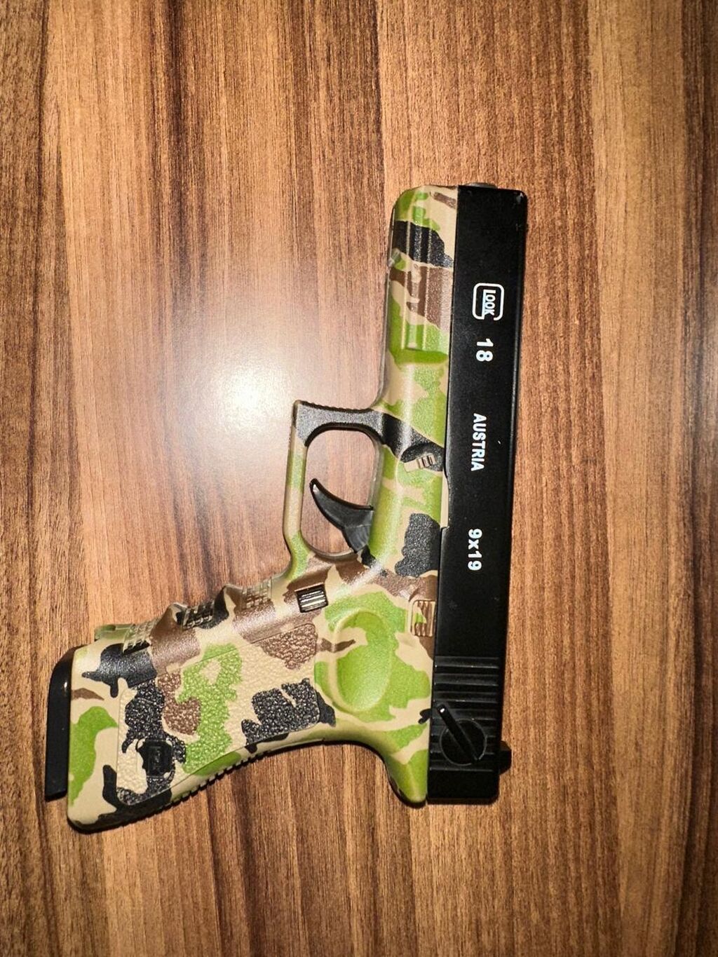 Salam tezedir 10 gündü alinib airsoft tabanca tek tek atir glock 18 — Şəxsi əşyalar, Bakı (2)