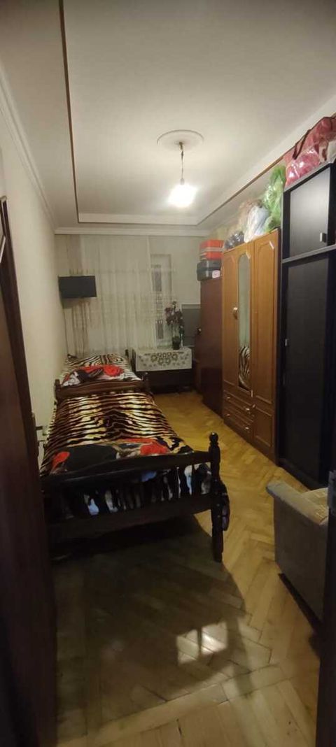 Satılır 3 otaqlı köhnə tikili 70 m² — Bakı
