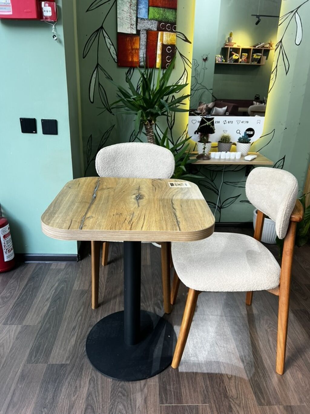 Kafe üçün masa və oturacaqlar. Masa - 70azn Oturacaq - 30azn 9ədəd — Masalar və stullar, Bakı