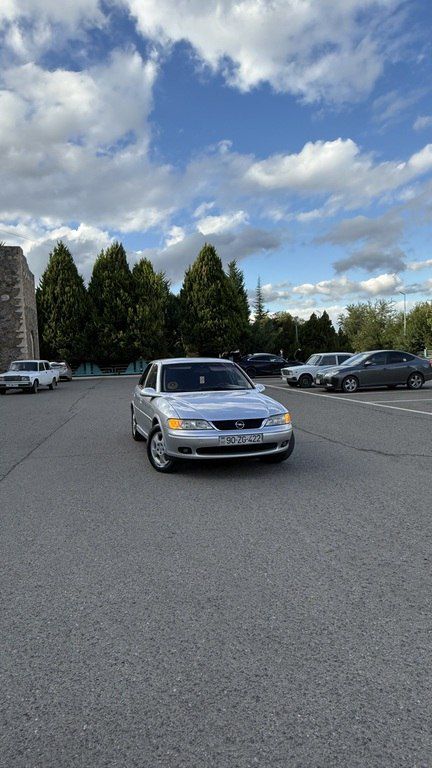 Opel Vectra, 1.8 L, 1999 il, 400 000 km — Qazax