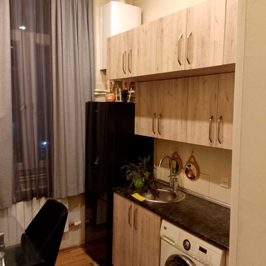 İcarəyə verilir 1 otaqlı köhnə tikili 53 m² — Mənzil, Bakı (8)