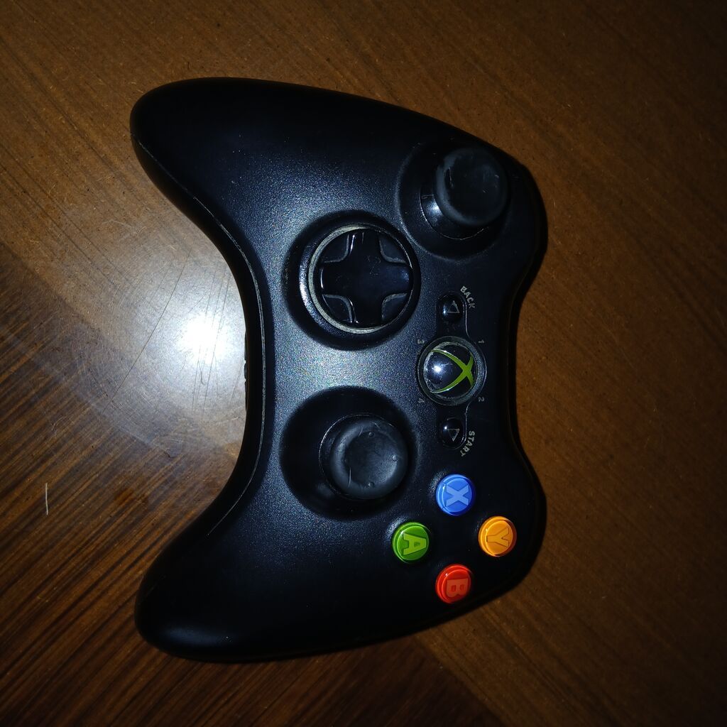​Əla vəziyyətdə Xbox 360 E satılır Zəngin oyun kolleksiyası var, alıb — Oyun konsolları, Quba (8)