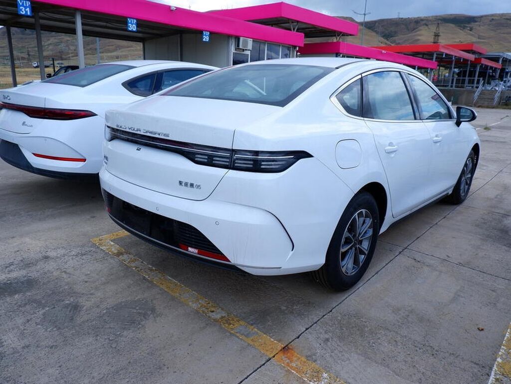 BYD Qin Plus: 1.6 l 2025 il 10 km Sedan — Avtomobillər, Bakı (3)