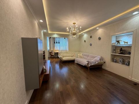 Satılır 3 otaqlı köhnə tikili 90 m² — Bakı