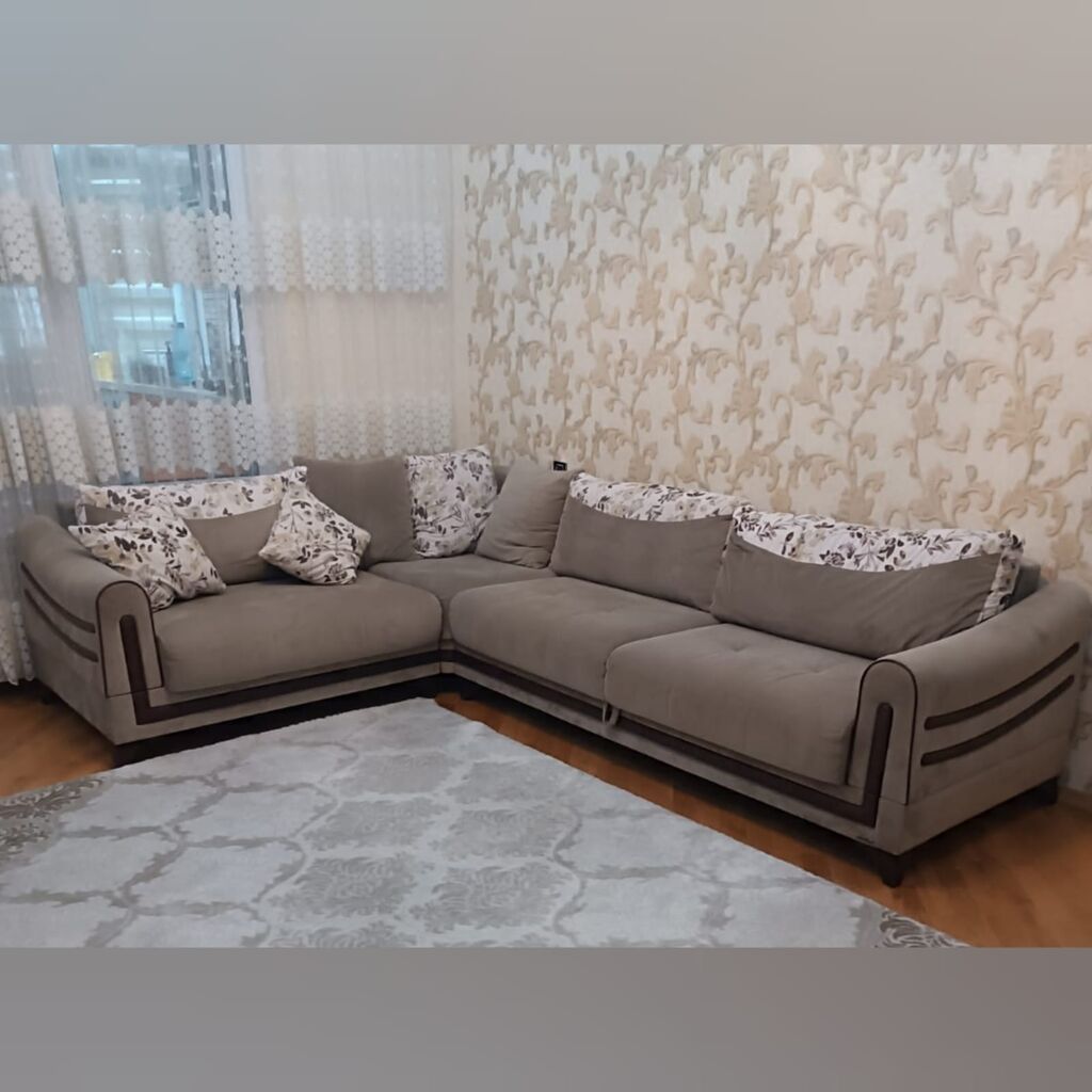 Divan satılır 300₼. Açılır bazası var.Ünvan Xalqlar. 6889. Fatimə99 — Mebel, Bakı