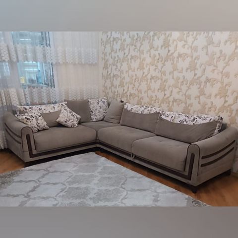 Divan satılır 300₼. Açılır bazası var.Ünvan Xalqlar. 6889. Fatimə99 — Bakı