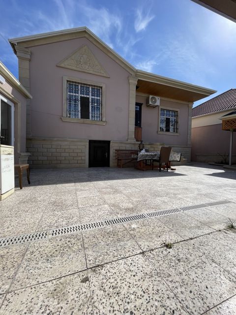 Satılır 4 otaqlı həyət evi/bağ evi 150 m² — Bakı