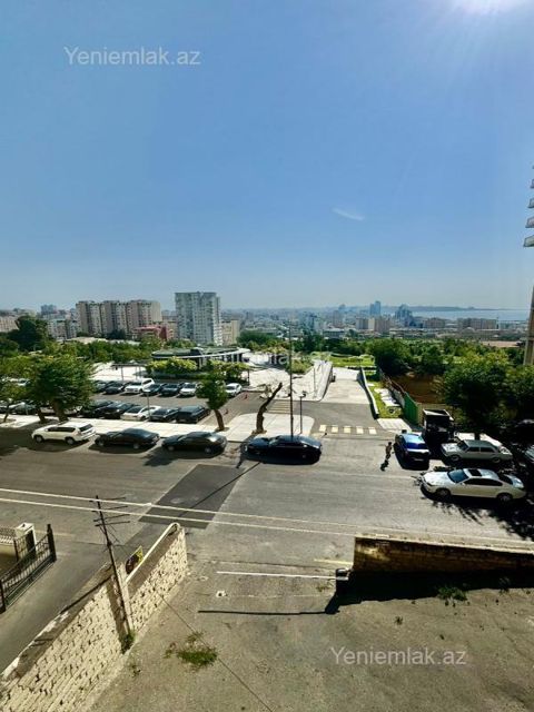 Satılır 3 otaqlı Bina evi menzil (Köhnə tikili), 80 m², Yasamal rayonu — Aristocrat Estates