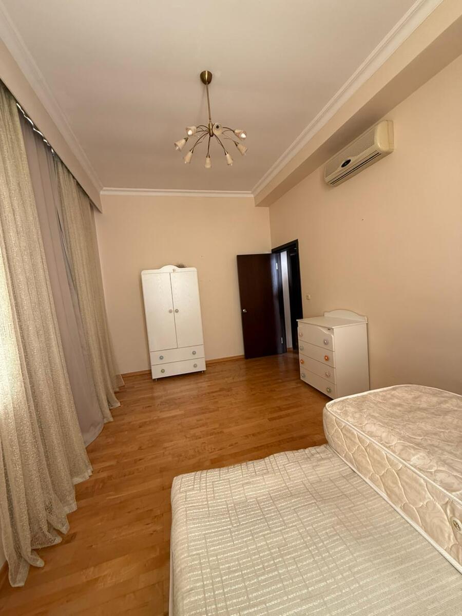İcarəyə verilir 4 otaqlı yeni tikili 140 m² — Mənzil, Bakı (8)