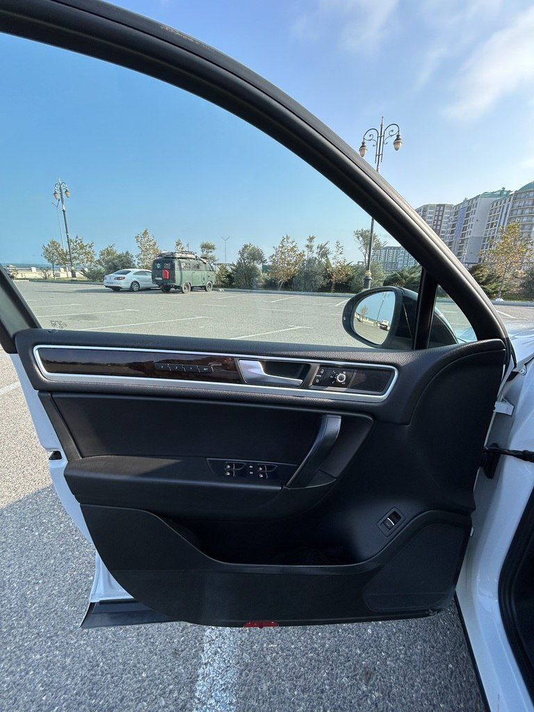 Volkswagen Touareg, 3.6 L, 2012 il, 251 000 km — Avtomobillər, Bakı (9)