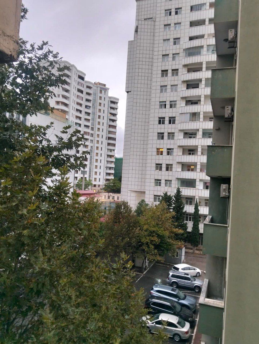 Satılır 2 otaqlı köhnə tikili 81 m² — Mənzil, Bakı (11)