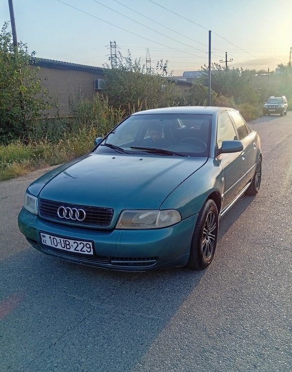 Audi A4, 2000 il, 209000 km, 1.8 L 10-UB-229 — Avtomobillər