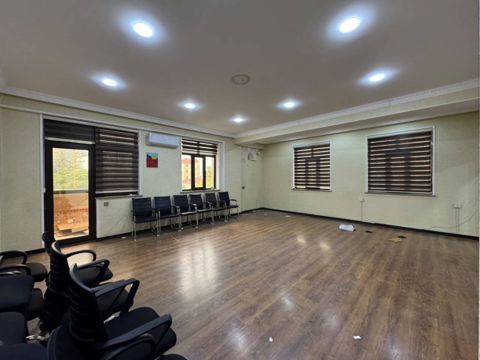 İcarəyə verilir 5 otaqlı ofis 215 m² — Bakı