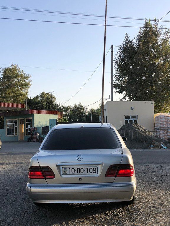 Mercedes E 220, 2.2 L, 2000 il, 354 786 km 10-DO-109 — Avtomobillər, Bərdə (2)