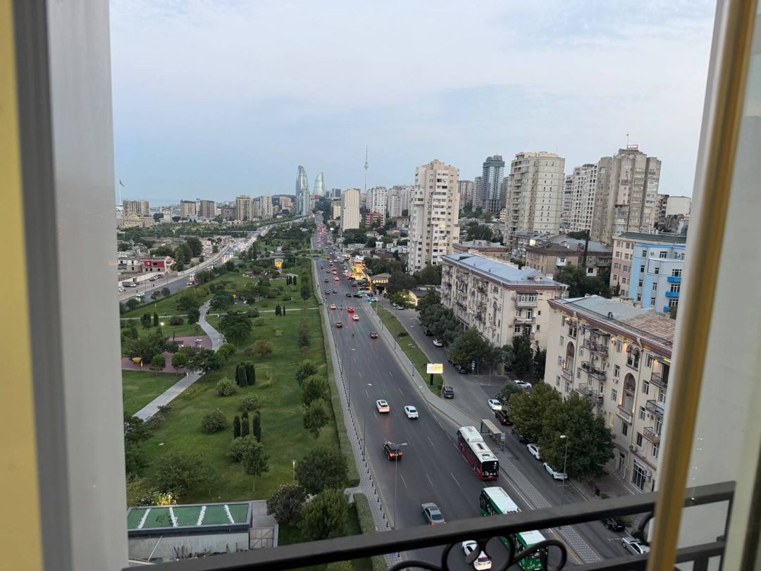 İcarəyə verilir 5 otaqlı yeni tikili 180 m² — Mənzil, Bakı (2)