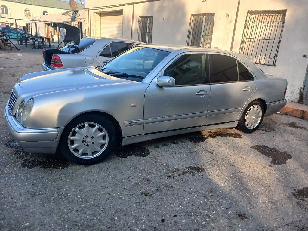 Mercedes E 320, 3.2 L, 1995 il, 642 000 km 99-KO-560 — Avtomobillər, Bakı (4)