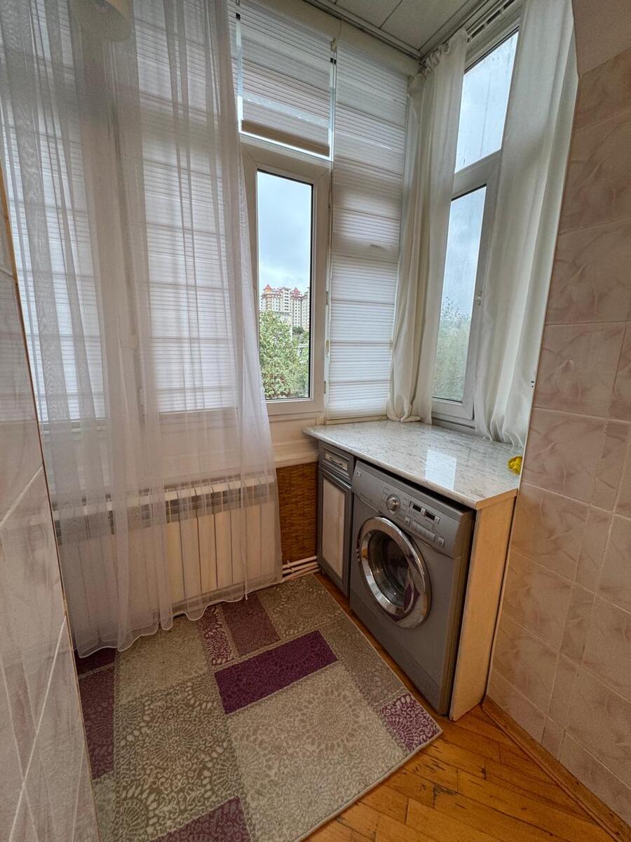 Satılır 4 otaqlı köhnə tikili 100 m² — Mənzil, Bakı