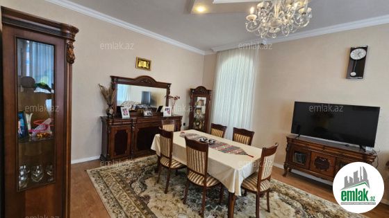 Satılır 15 otaqlı 297 m² həyət evi Əhmədli m — Ev, villa