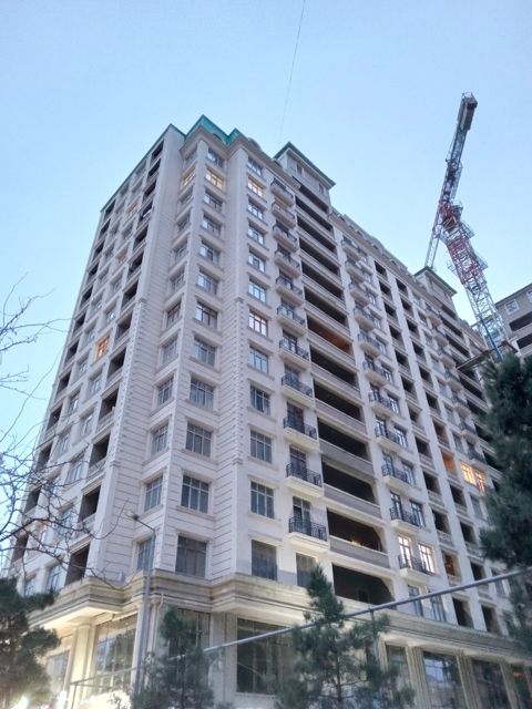 Satılır 2 otaqlı yeni tikili 85 m² — Bakı