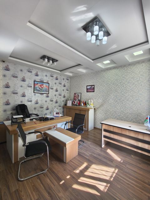 İcarəyə verilir 4 otaqlı ofis 80 m² — Bakı