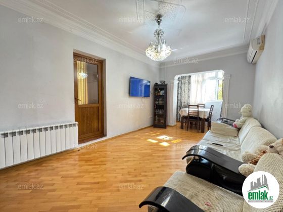 Satılır 4 otaqlı 112.4 m² köhnə tikili Şah İsmayıl Xətai m — Mənzil