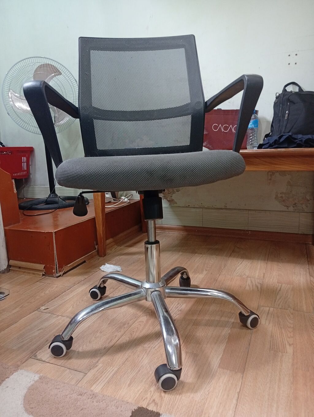 Mesh bel dəstəkli ofis kreslosu - Nəfəsalan tor (mesh) arxa hissə — Ofis mebeli, Bakı (2)