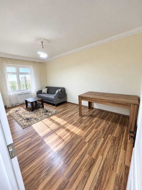 Satılır 2 otaqlı köhnə tikili 65 m² — Bakı