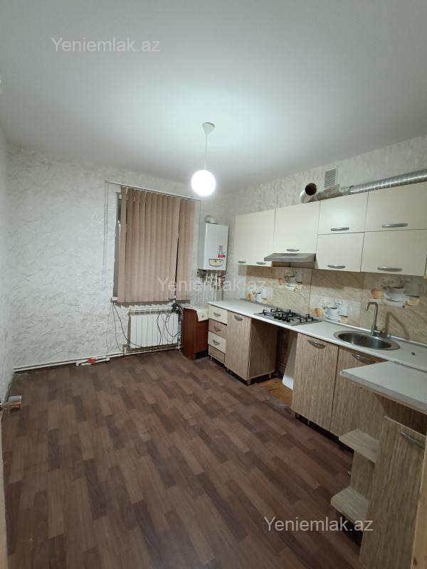 Satılır 3 otaqlı Bina evi menzil (Köhnə tikili), 75 m², 18-ci mikrorayon — Mənzil, Sumqayıt