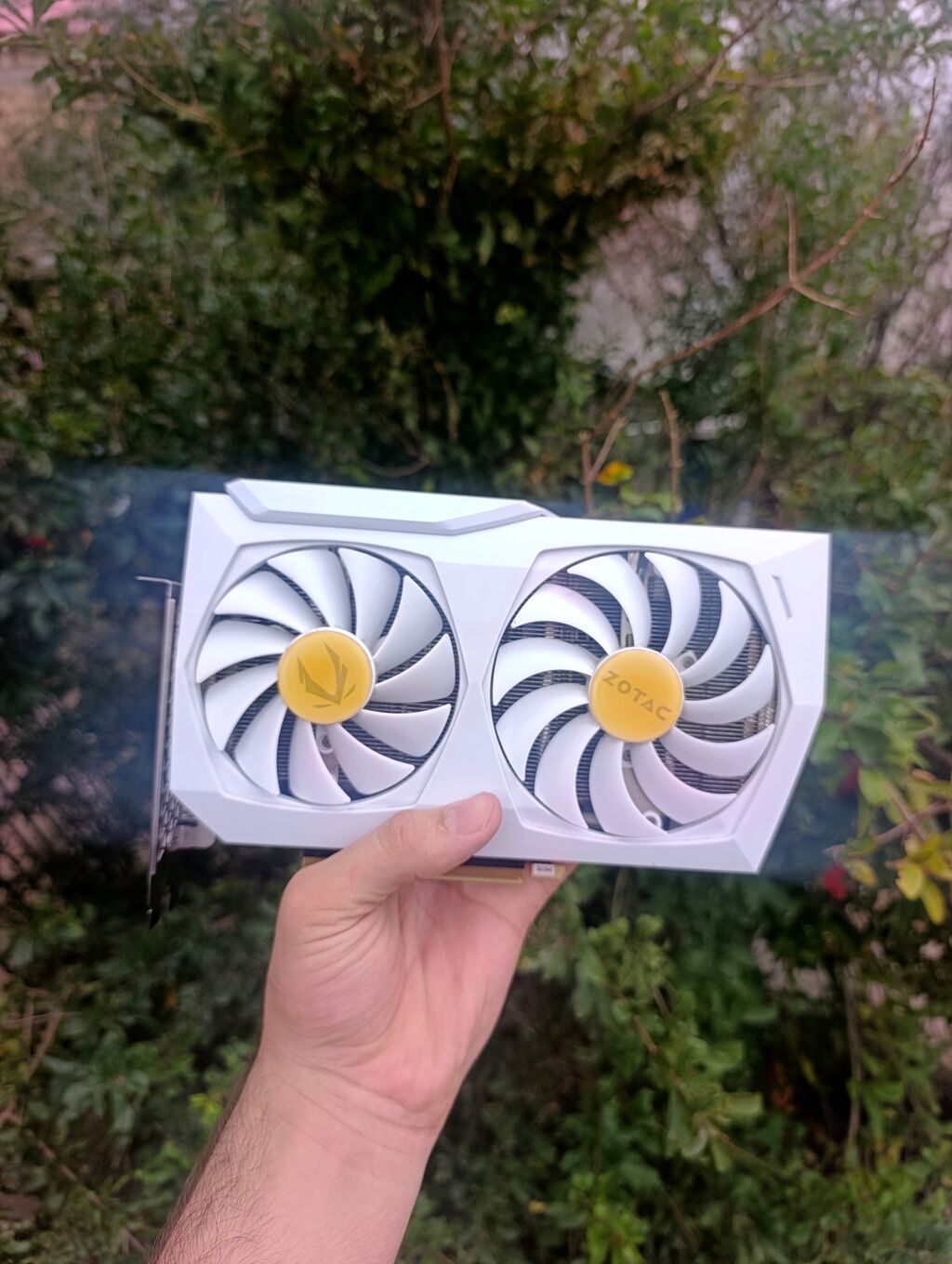 Nividia RTX 3070 Twin Edge OC White Edition Yaddaş həcmi: 8 GB — Qrafik kartlar, Xırdalan