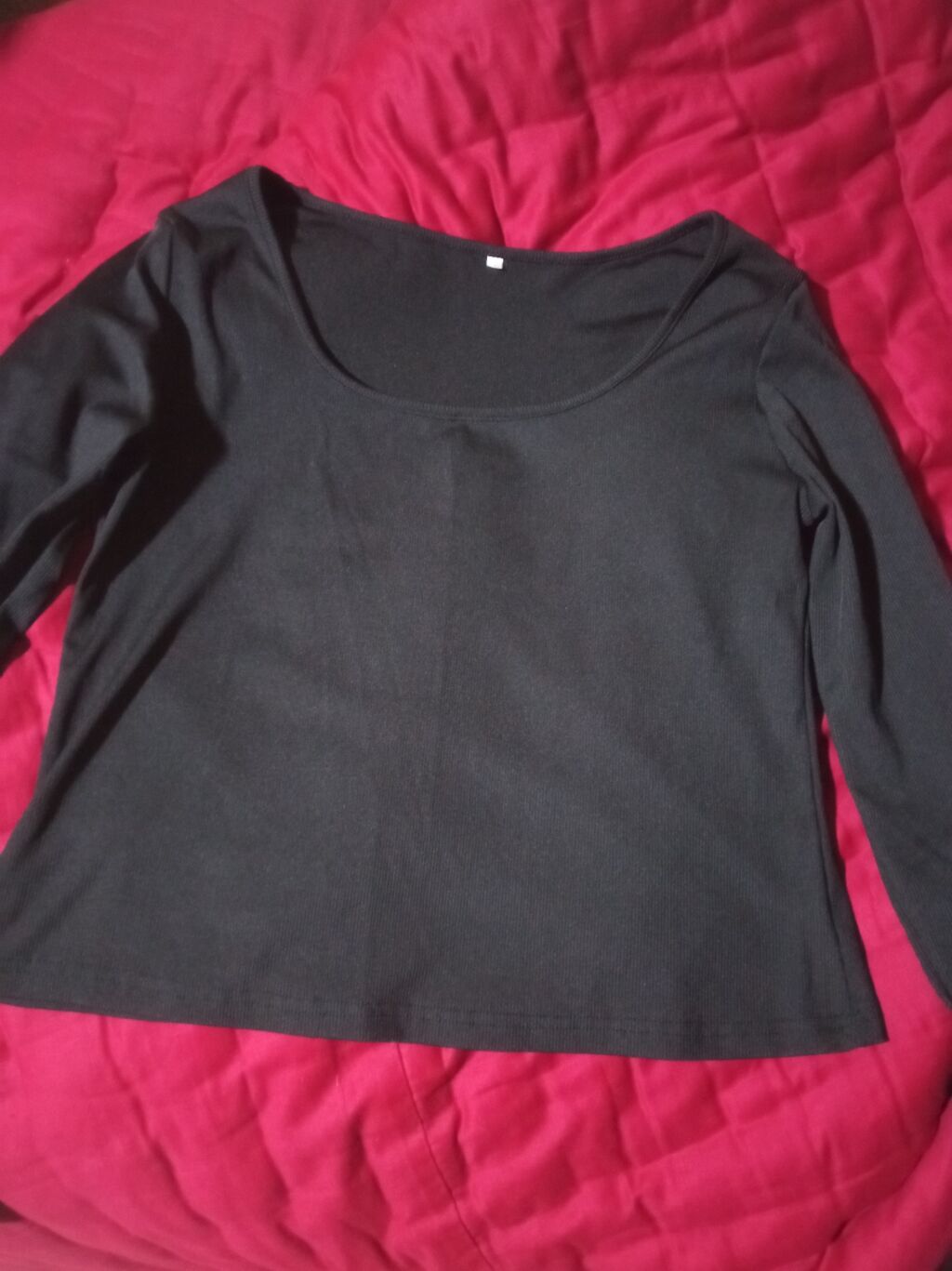 Qara uzunqollu bluz - Rəng: qara - Model: sadə, dairəvi (scoop) — Köynək, Bakı