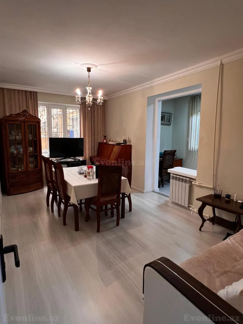 Satılır 3 otaqlı Mənzil Köhnə tikili 65 m² Bakı, Binəqədi r., Memar Əcəmi m., 9-cu mikrorayon — Bakı