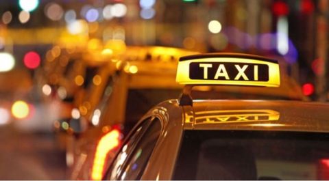 42 yaşım var Bakıda yaşayıram 15 ildi taxsidə işləyirəm işim — Bakı