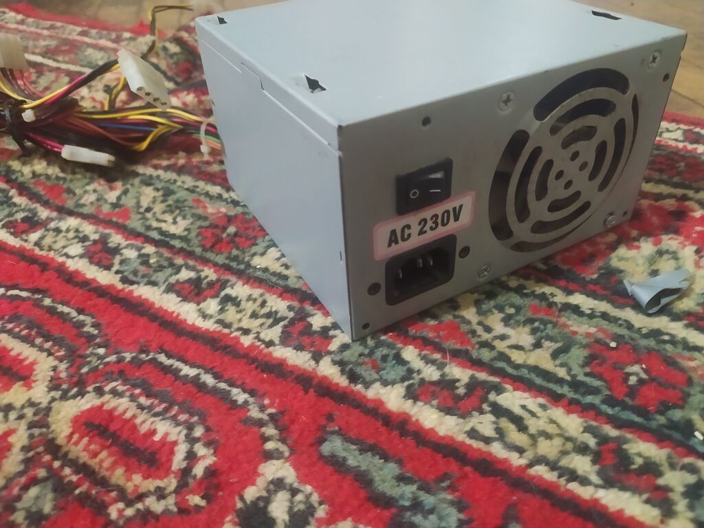 Masaüstü kompüter üçün ATX tipli enerji bloku - Giriş gərginliyi: AC — Qida bloklari, Bakı