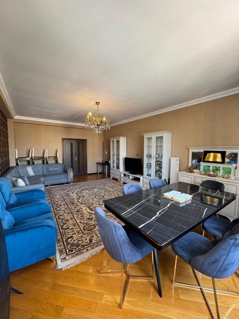Satılır 3 otaqlı yeni tikili 147 m² — Bakı
