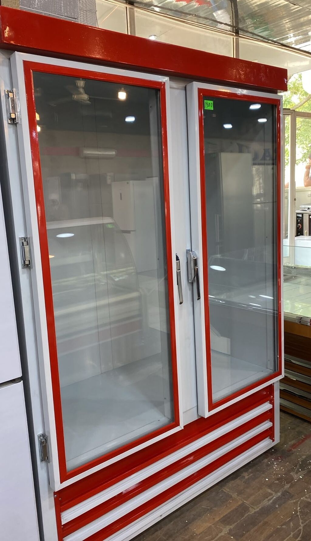 İki qapılı şüşə vitrinli soyuducu - Mağaza, kafe və marketlər üçün — Soyuq vitrini, Digah