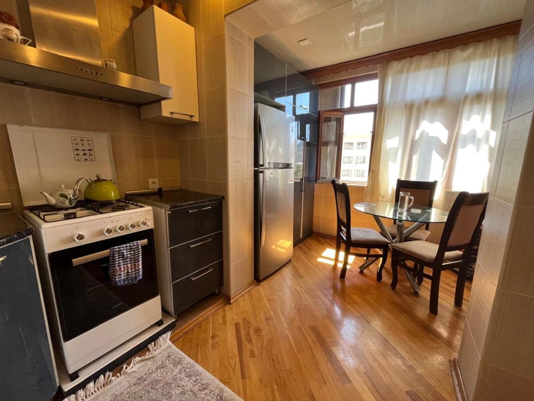 İcarəyə verilir 4 otaqlı köhnə tikili 120 m² — Mənzil, Bakı (10)