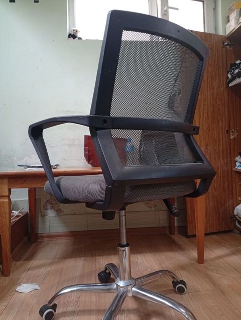 Mesh bel dəstəkli ofis kreslosu - Nəfəsalan tor (mesh) arxa hissə — Bakı
