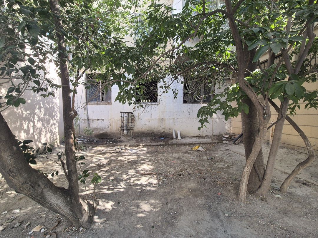 Satılır 4 otaqlı köhnə tikili 80 m² — Mənzil, Bakı (2)