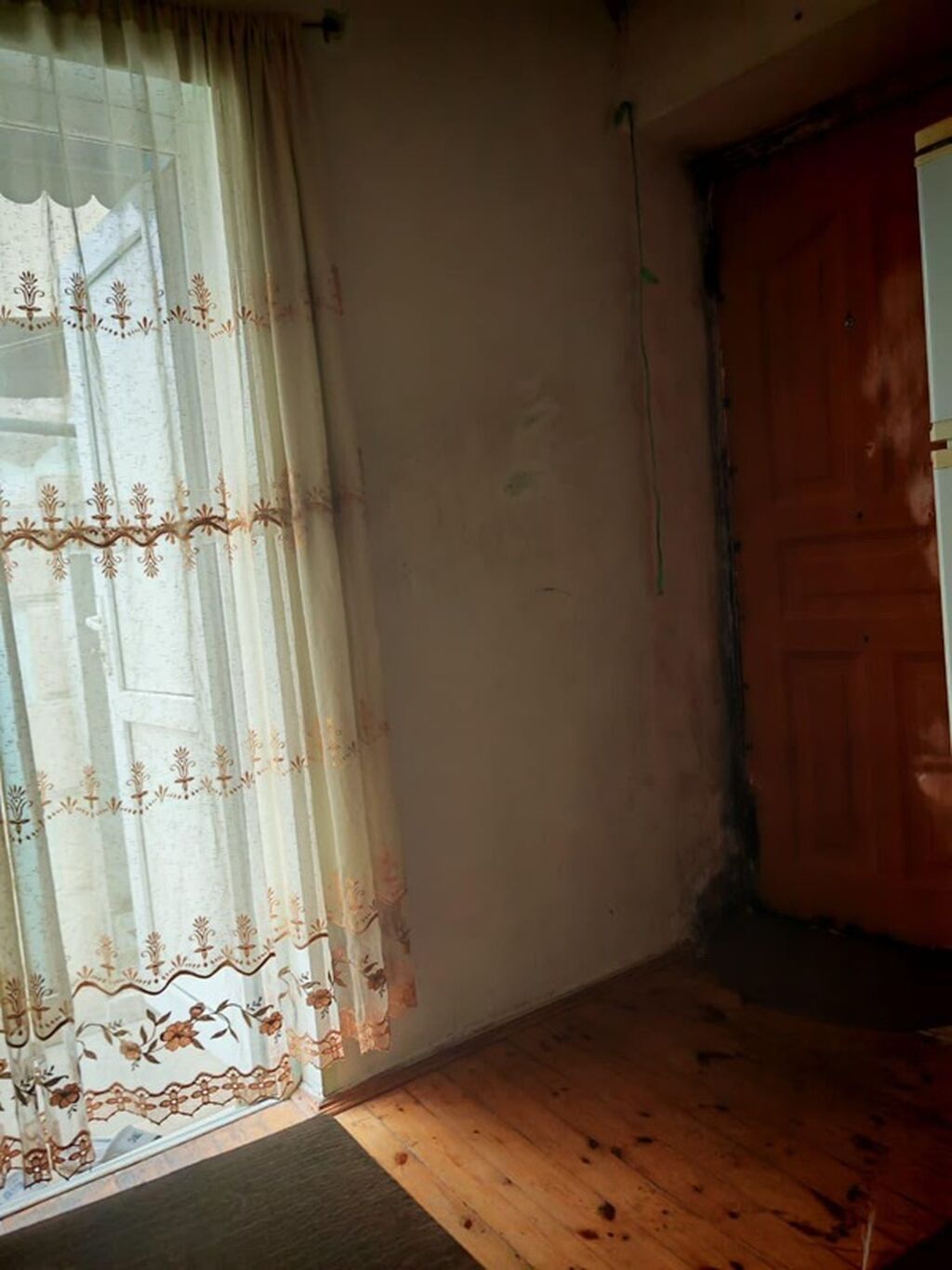8 Noyabr metrosuna və Tibb Universitetinə yaxın həyət evi kirayə — Ev, villa, Bakı (4)