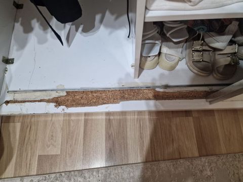 Ağ rəngdə sürgülü qapılı paltar dolabı - Material: laminat/LDSP, ağ — Bakı
